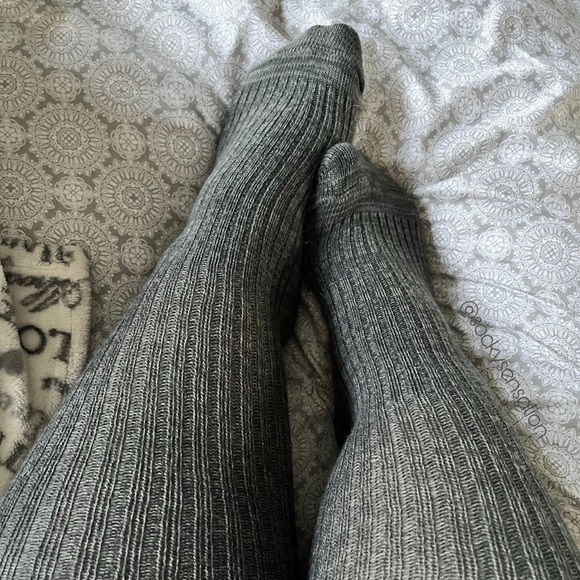 Meet your Posher 💕 - Picture 2 of 2